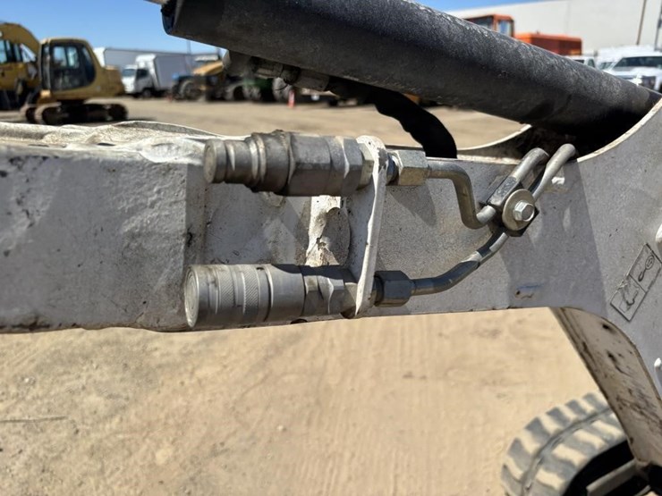 2020-bobcat-e10-image-17