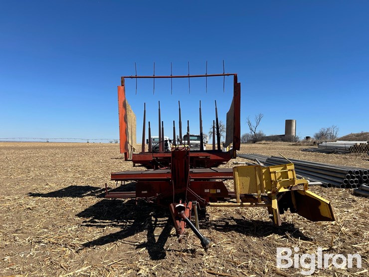 new-holland-1033-image-2