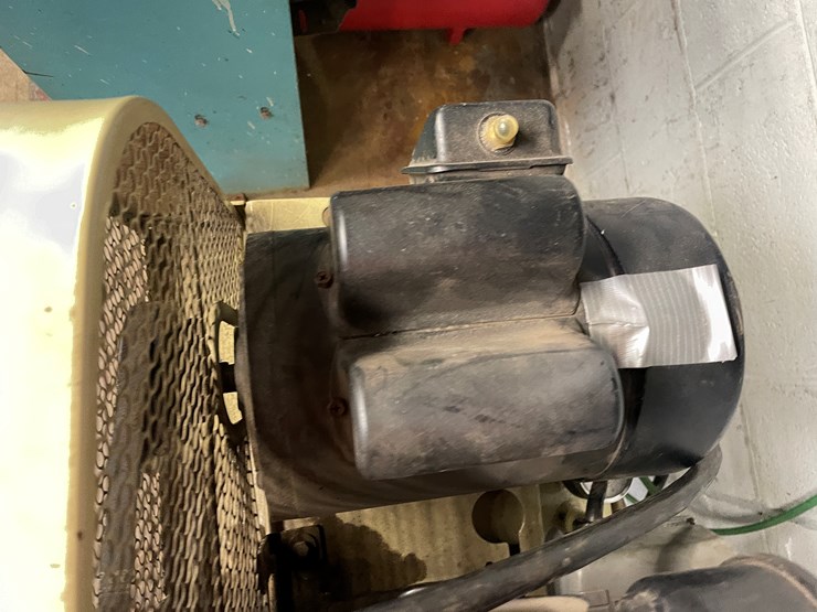 #2510-•-ingersoll-rand-portable-air-compressor-(columbia-heights,-mn)-image-11