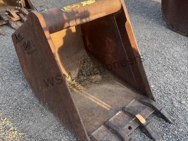 24in-wain-roy-excavator-bucket-image-4