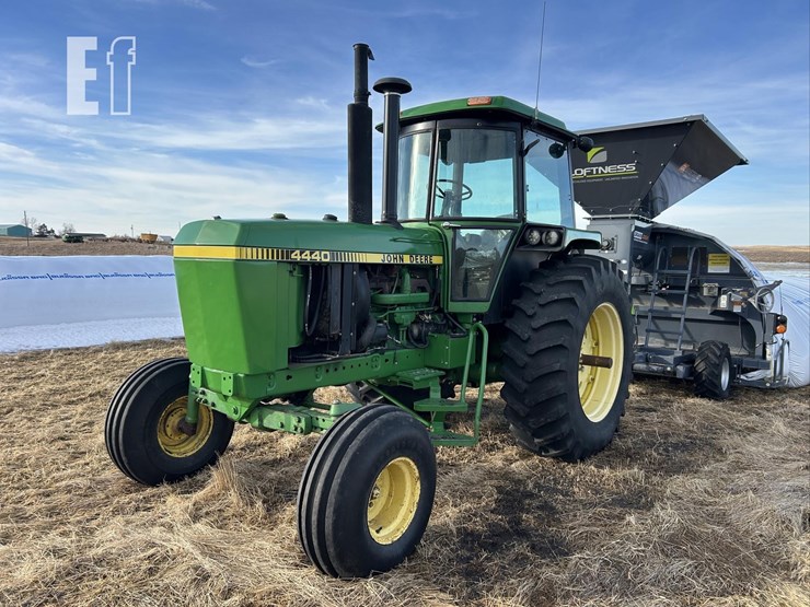 john-deere-4440-image-1