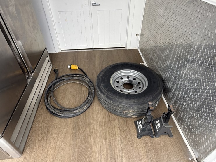 #3004-•-2003-40'-gooseneck-concession-trailer-image-6