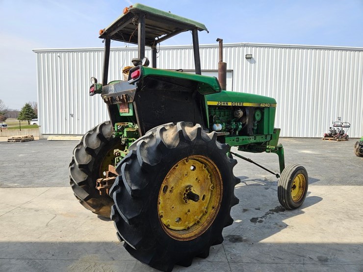 1982-john-deere-4240-image-5