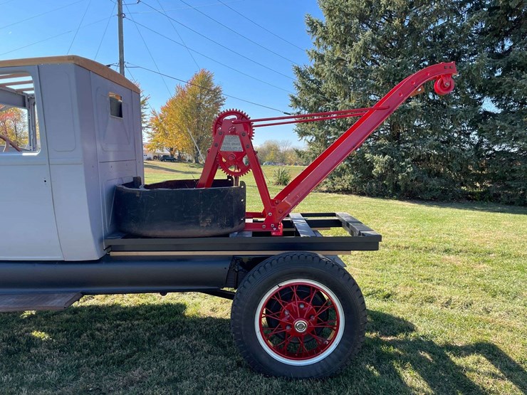 1928-ford-aa-wrecker-truck-image-43