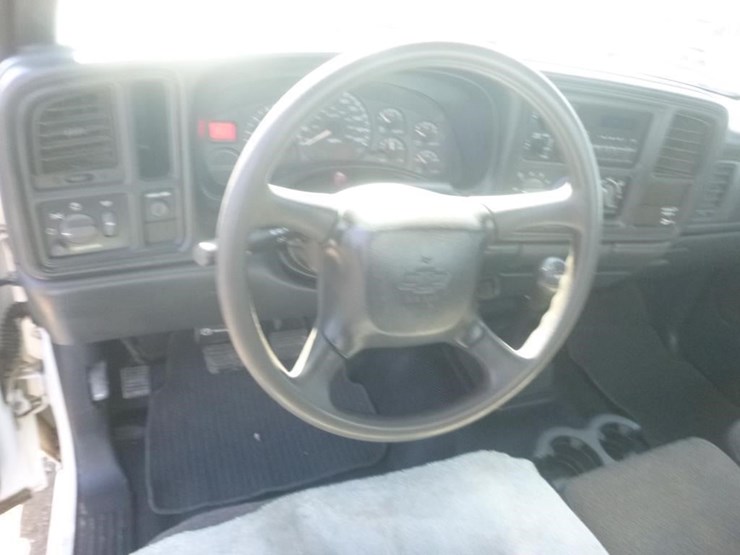 2002-chevrolet-3500-image-12