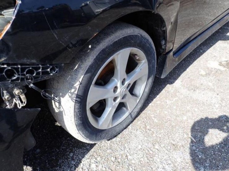 damaged-2013-toyota-corolla-sedan-2t1bu4ee1dc92192-image-18
