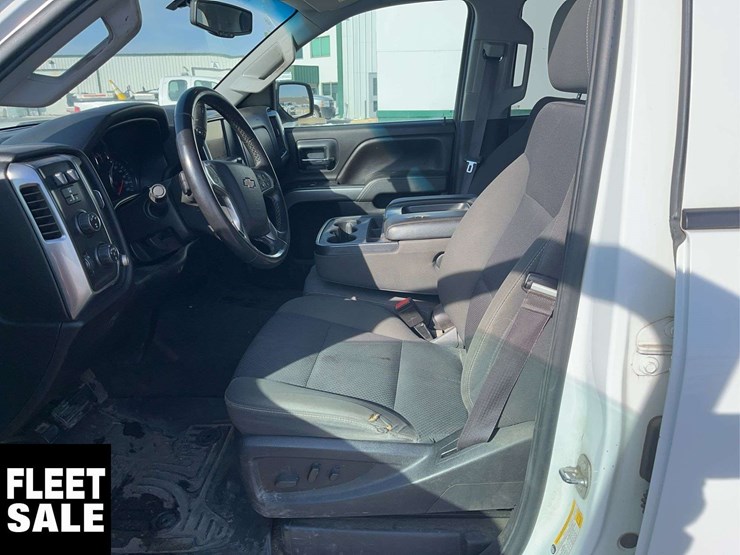 2015-chevrolet-silverado-2500hd-image-14