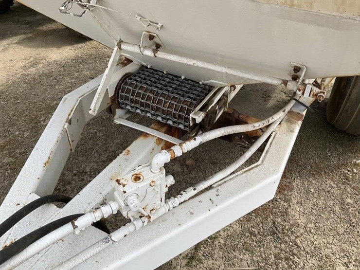 s&a-9'x6'-steel-pull-fertilizer-spreader-image-8