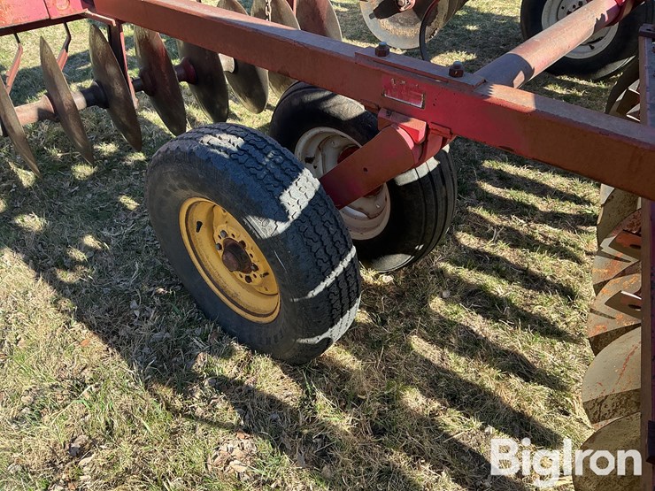massey-ferguson-620-image-16