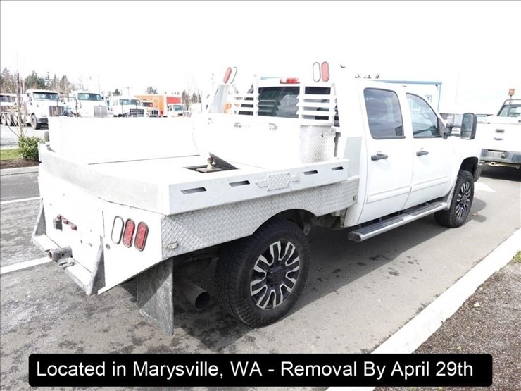 2011-chevrolet-3500-image-19