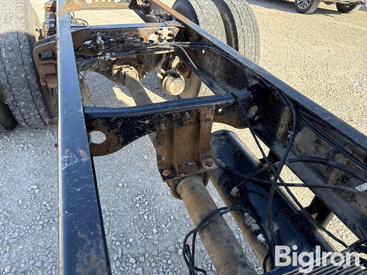 2011-hino-338-image-16