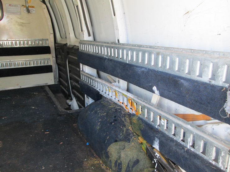 2012-chevrolet-express-g1500-image-11