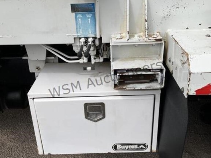 2013-hino-338-image-11