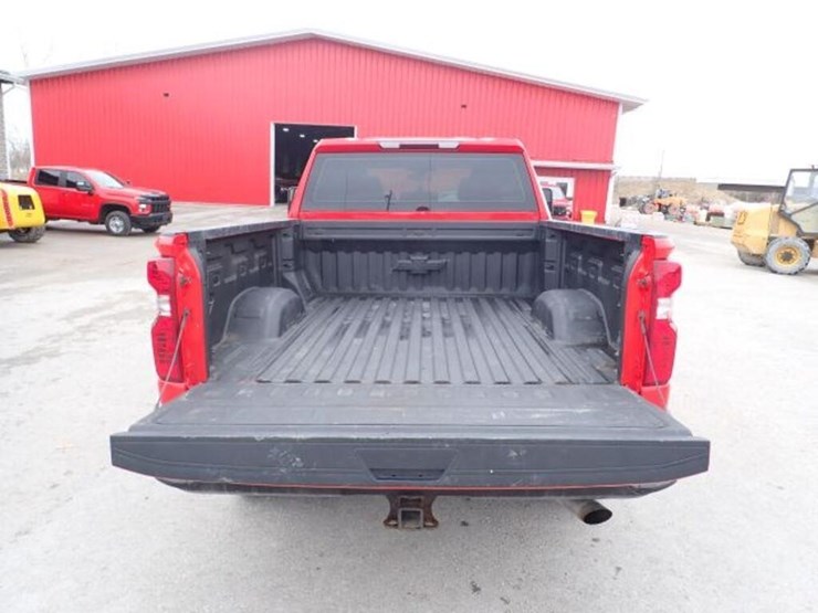 2022-chevrolet-2500hd-image-28