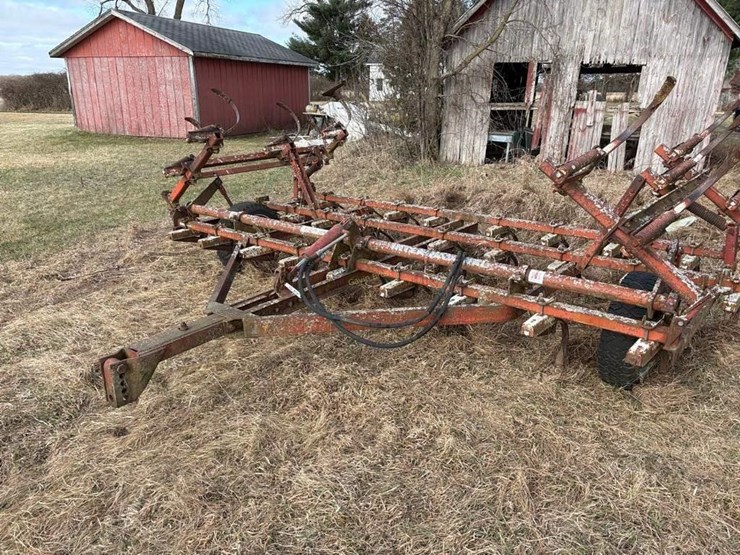 international-19'-field-cultivator-image-2