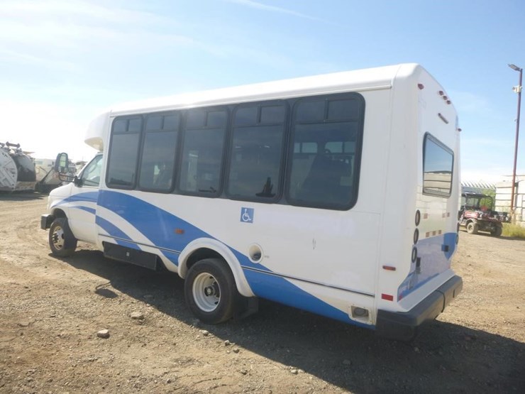 2014-ford-e450-image-5