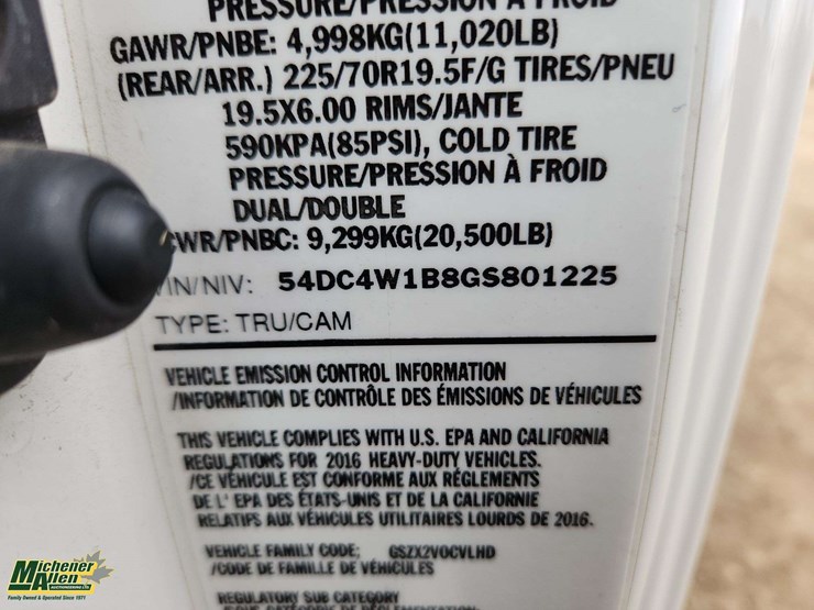 2016-isuzu-npr-image-5