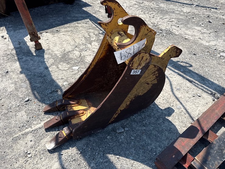 john-deere-12-image-1