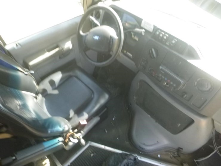 2014-ford-e450-image-9