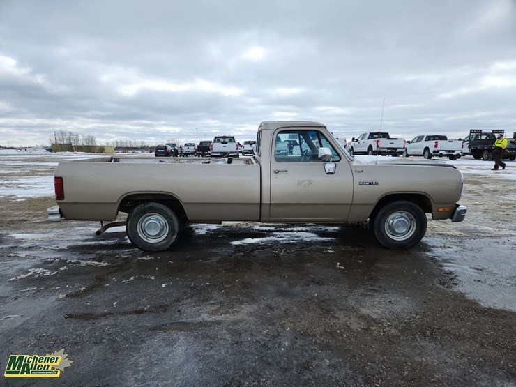 1992-dodge-150-image-8