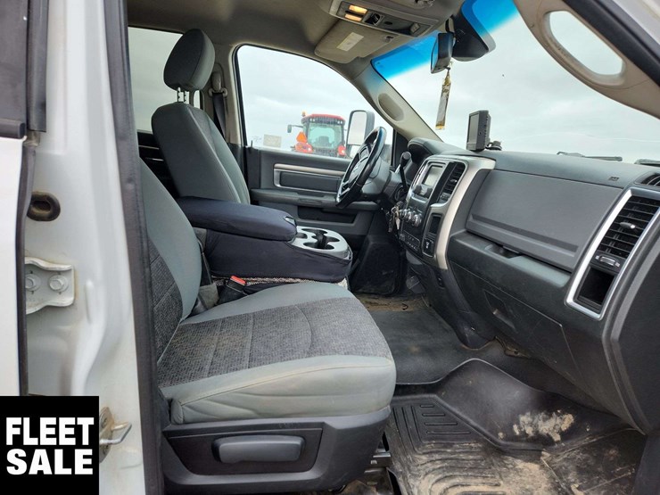 2015-ram-5500-slt-image-15