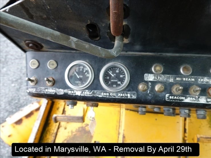 1975-deere-570a-image-10