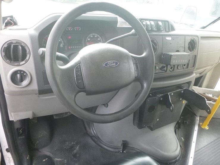 2014-ford-e450-image-10