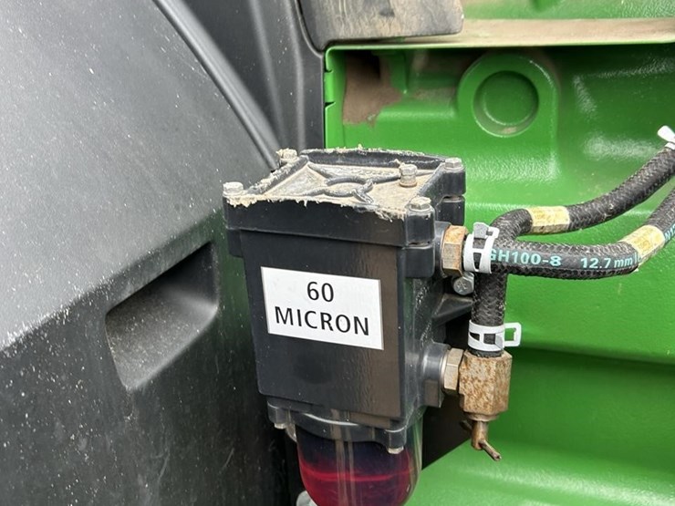 2014-john-deere-8320r-image-25