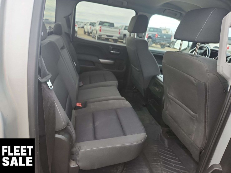 2018-chevrolet-silverado-1500-image-18