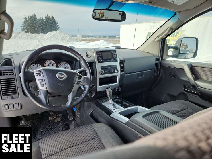 2014-nissan-titan-image-19