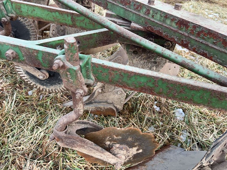 john-deere-four-bottom-plow-image-16