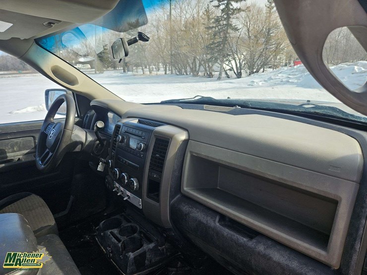 2012-dodge-1500-image-27