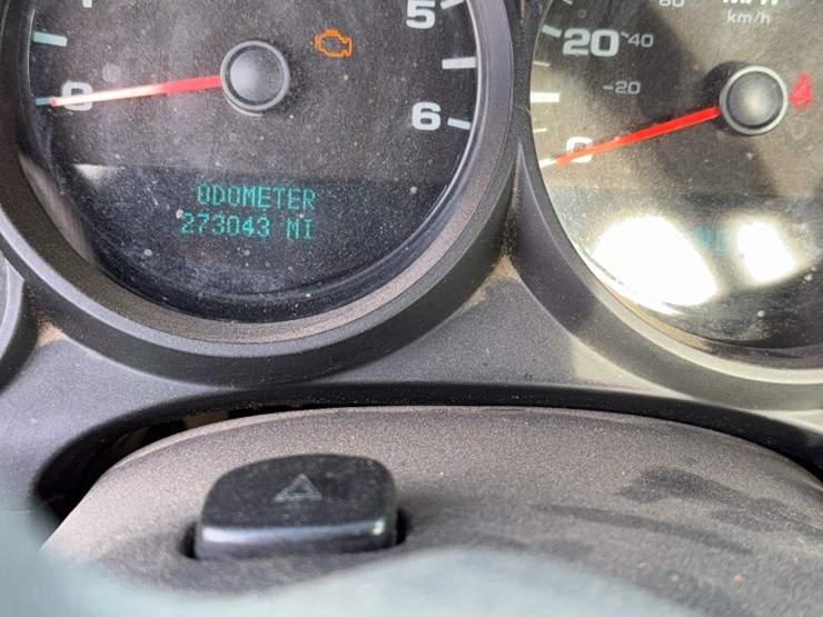 #4019-•-2009-chevy-silverado-pickup-truck-image-22