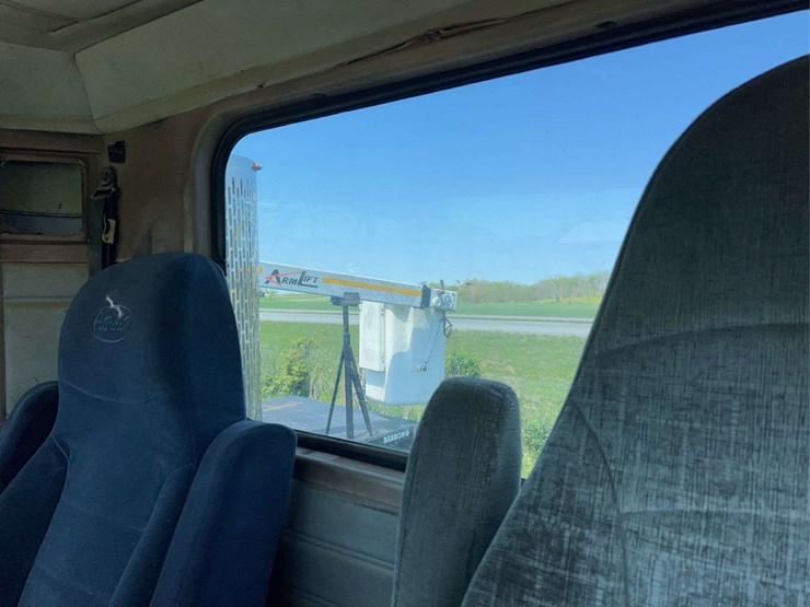 1989-peterbilt-375-image-14