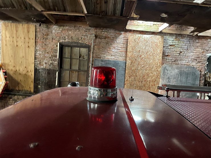 #210-•-1964-chevy-80-(howe)-fire-truck-(no-brakes)-(no-title)-(wakefield,-mi)-image-50