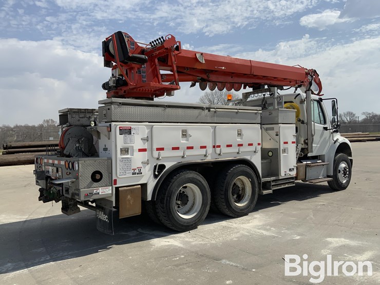 2014-freightliner-m2-106-image-13