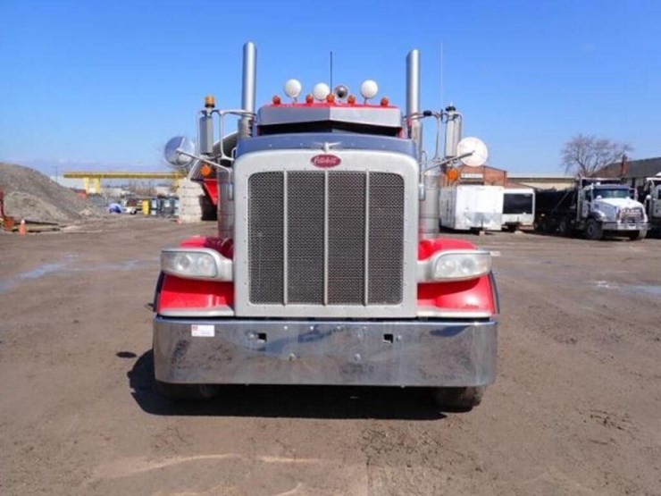 2014-peterbilt-389-image-2