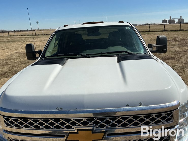 2012-chevrolet-3500-image-13