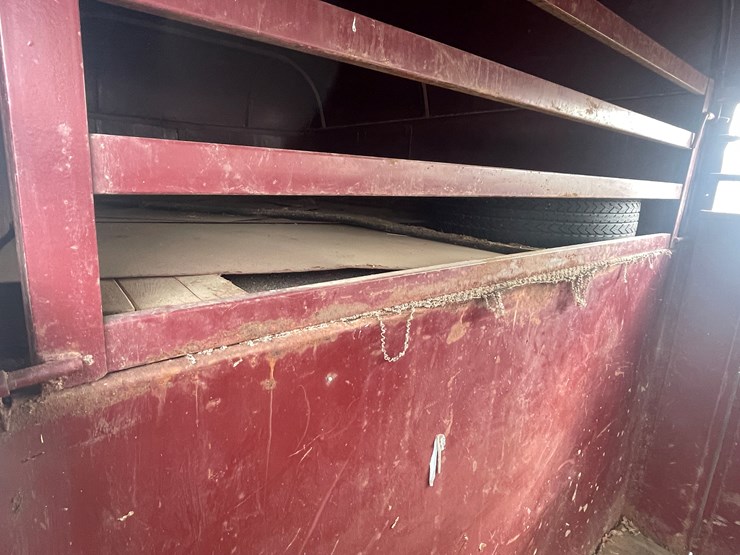 #294-•-1998-calico-livestock-trailer-(has-mn-title)-(mora,-mn)-image-25