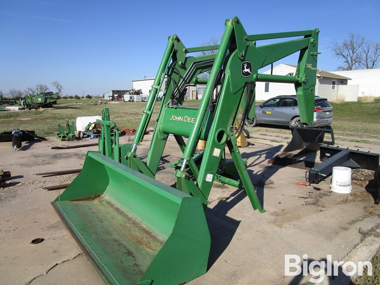 john-deere-740-image-1