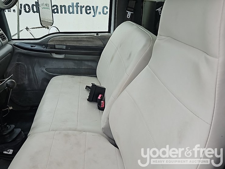 2006-ford-f750-image-34