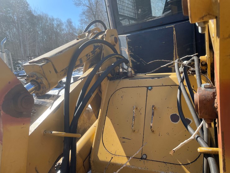 2008-caterpillar-553-image-12