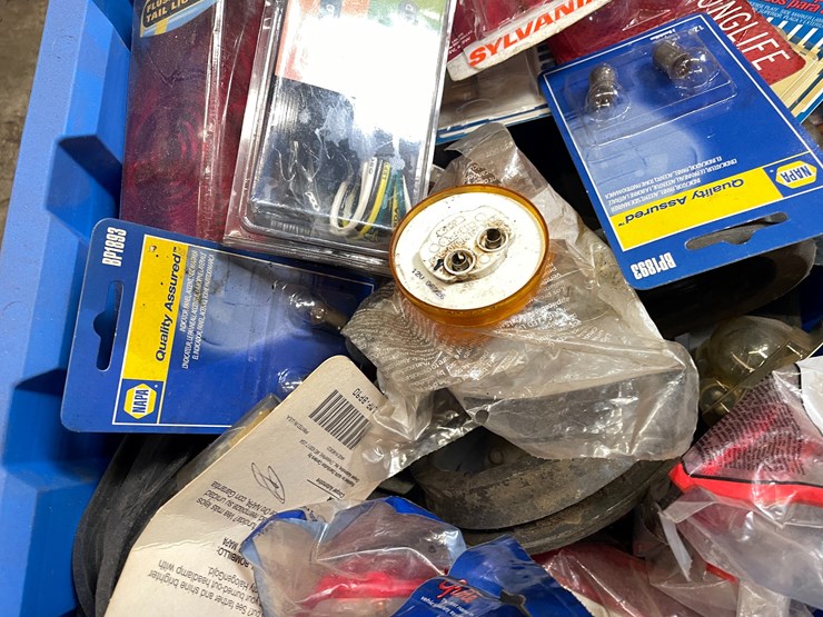 #2541-•-crate-of-trailer-lights-and-wires-(columbia-heights,-mn)-image-6