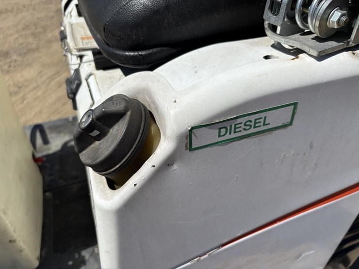 2020-bobcat-e10-image-36