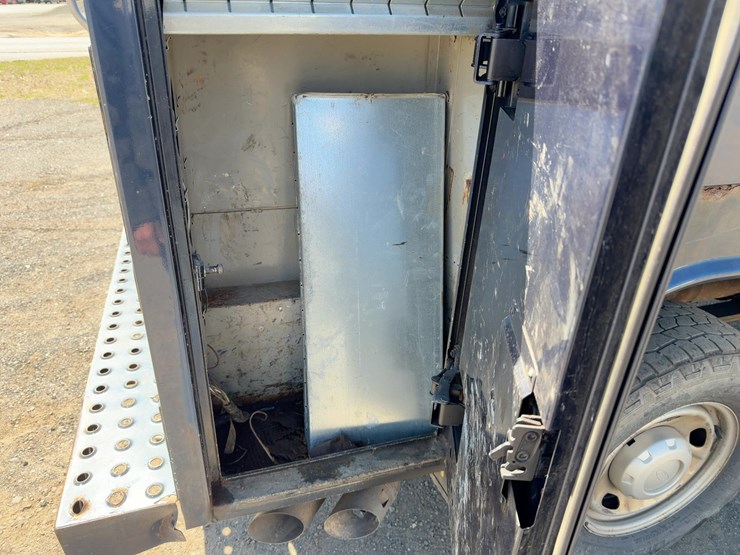 2015-ford-f250-xl-image-17