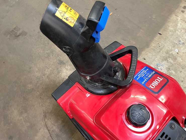 #2521-•-toro-power-clear-snowblower-(columbia-heights,-mn)-image-10