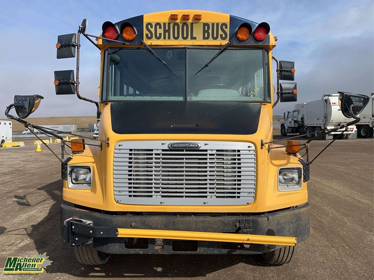 2006-freightliner-fs65-image-9