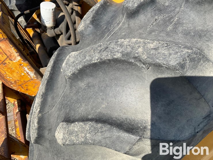 allis-chalmers-i-500-rough-terrain-forklift-image-17