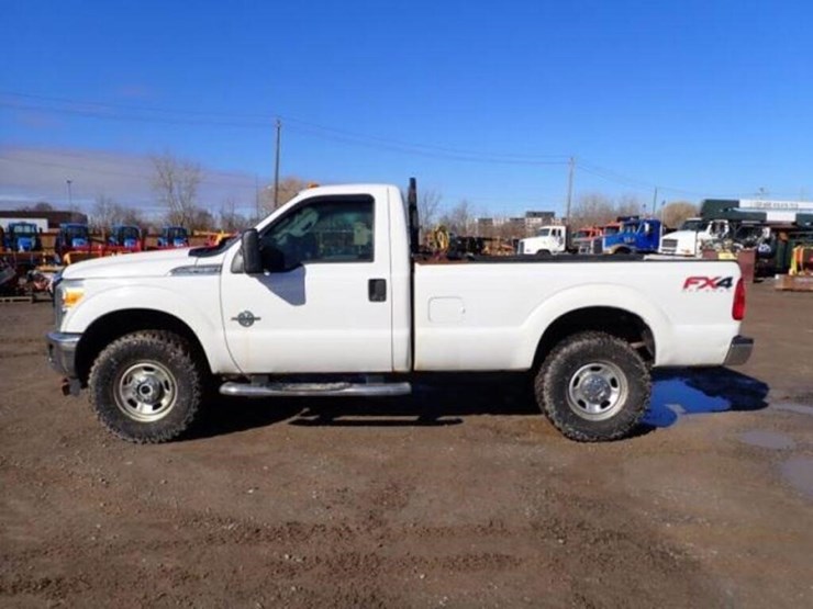 2016-ford-f350-xlt-image-8