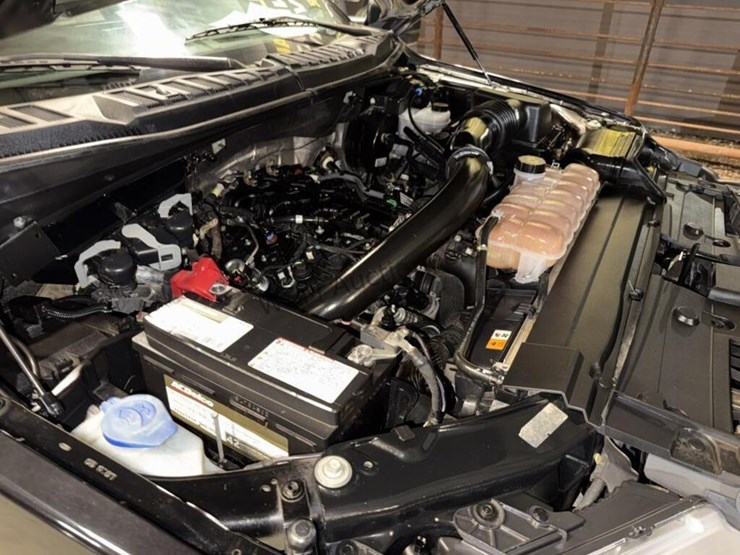 2020-ford-f150-image-16